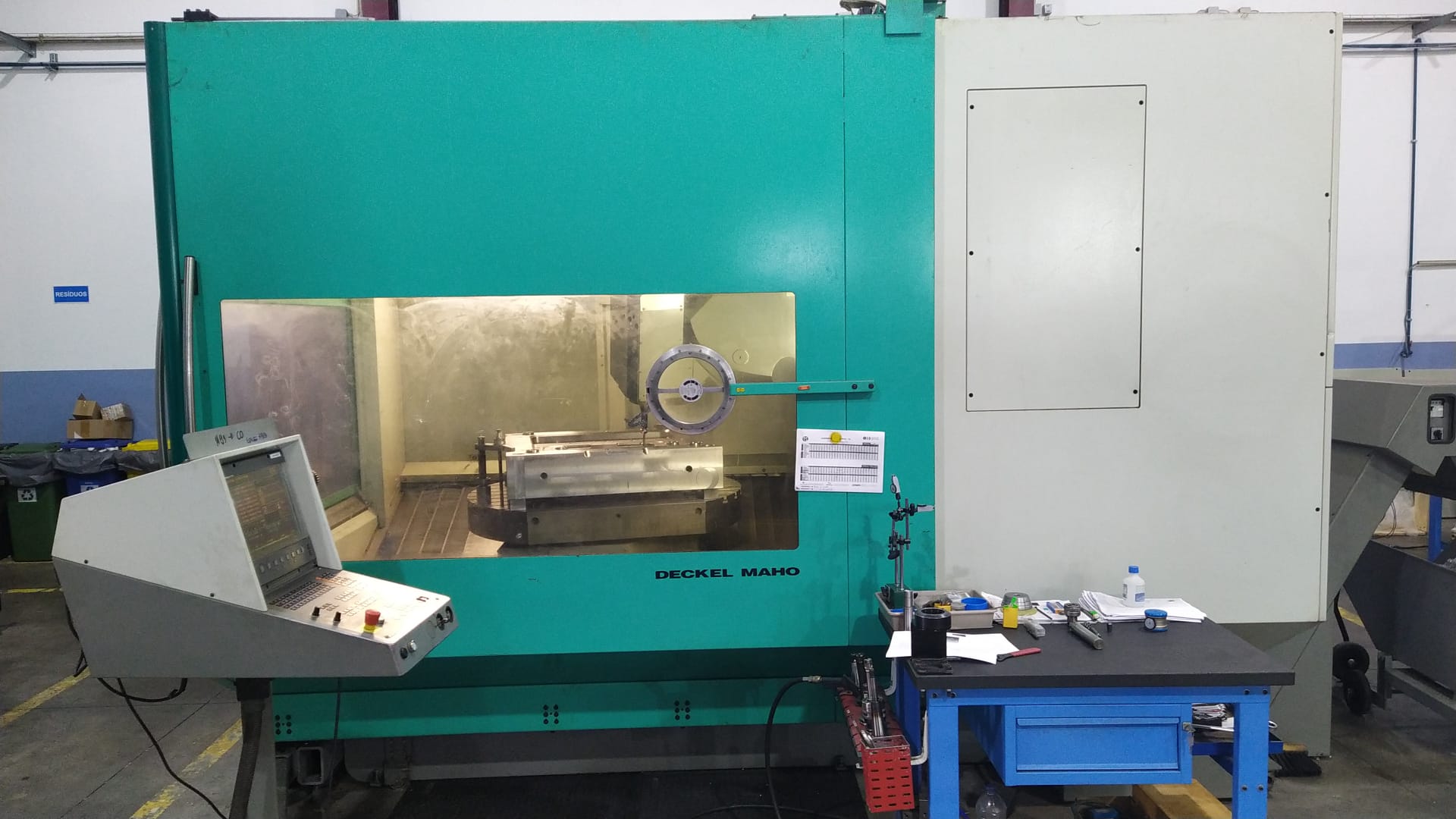 5-axis Deckel Maho 125P on the FrontRunner shop floor, Alcobaça